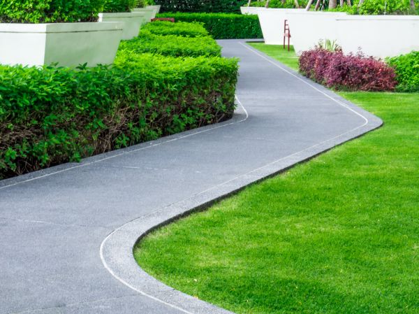 Cost of Walkway Curb Installation in Charleston